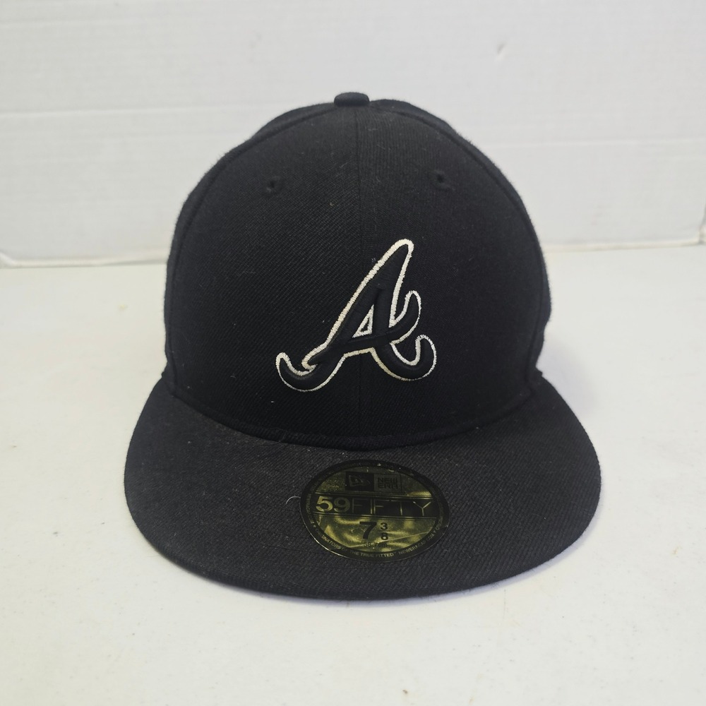 New Era Mens Atlanta Braves 59FIFTY Fitted Hat 7 3/8 Black MLB Baseball Cap